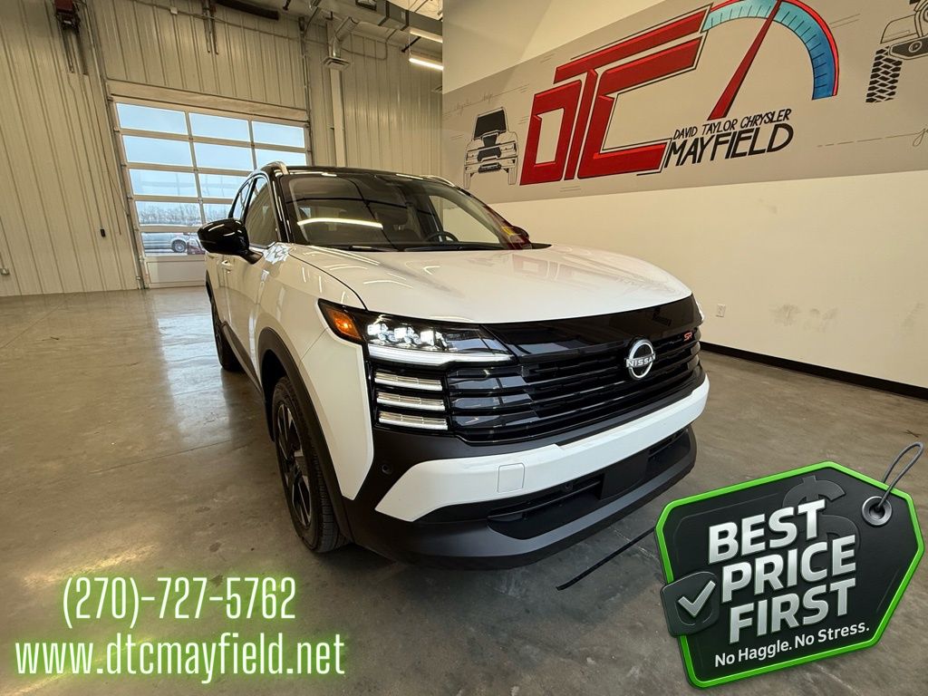 2025 Nissan Kicks SR