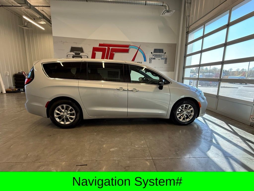 New 2026 Chrysler Pacifica LIMITED Passenger Van