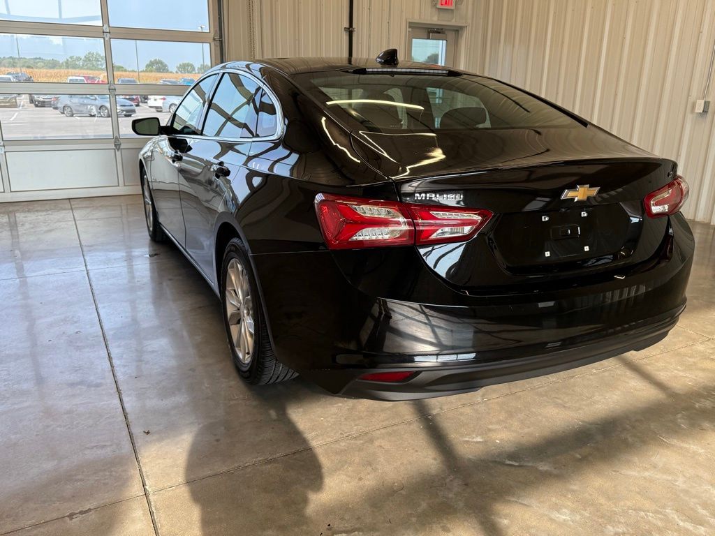 2021 Chevrolet Malibu 1LT photo 3