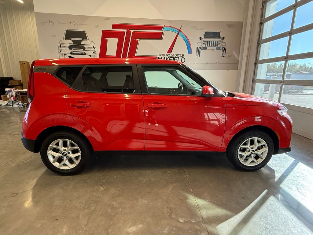 Used 2021 Kia Soul S with VIN KNDJ23AU3M7747140 for sale in Mayfield, KY