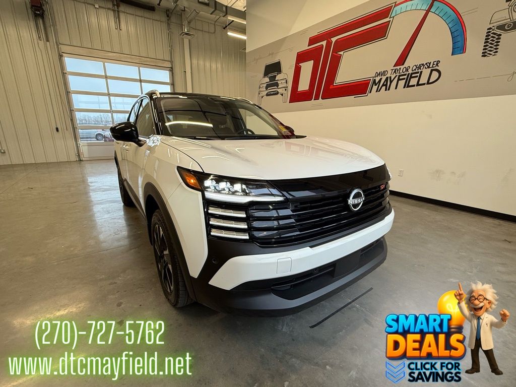 2025 Nissan Kicks 2.0 SR's photo
