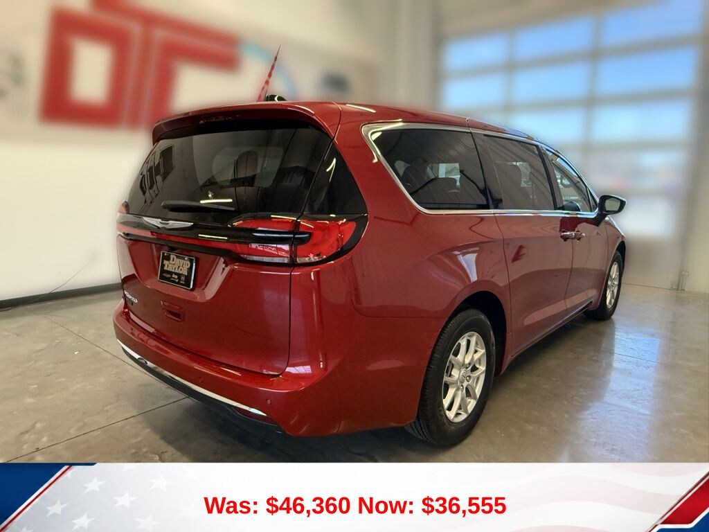 New 2026 Chrysler Pacifica SELECT Passenger Van