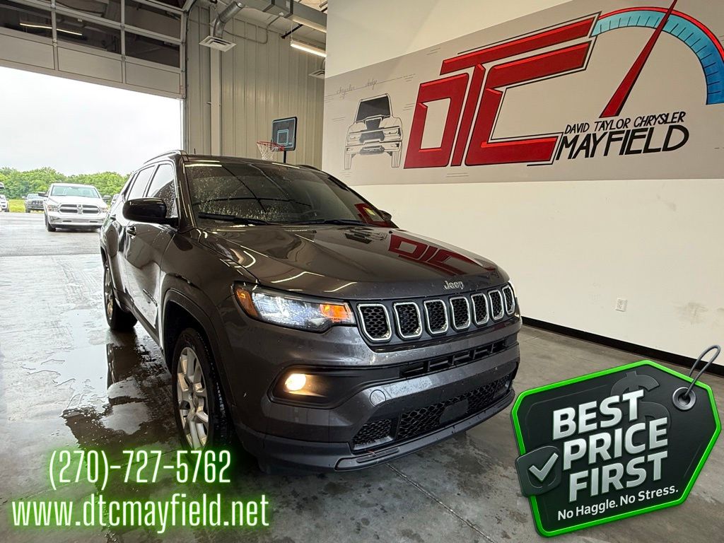 2024 Jeep Compass Latitude Lux 4X4's photo