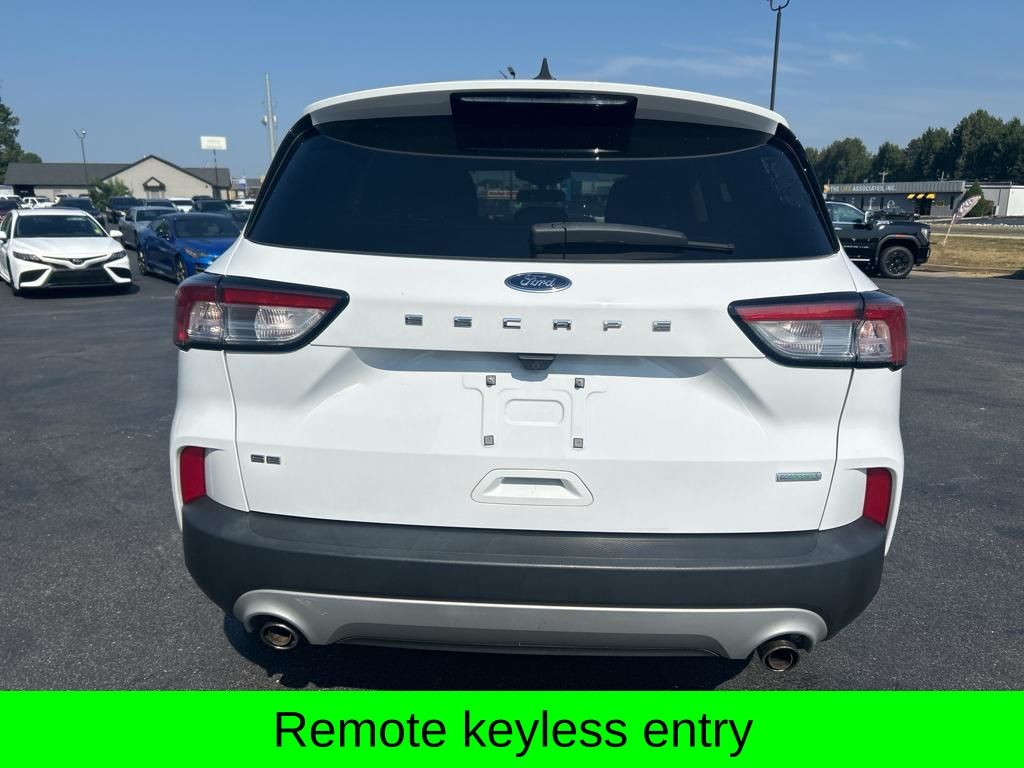 2020 Ford Escape SE photo 4