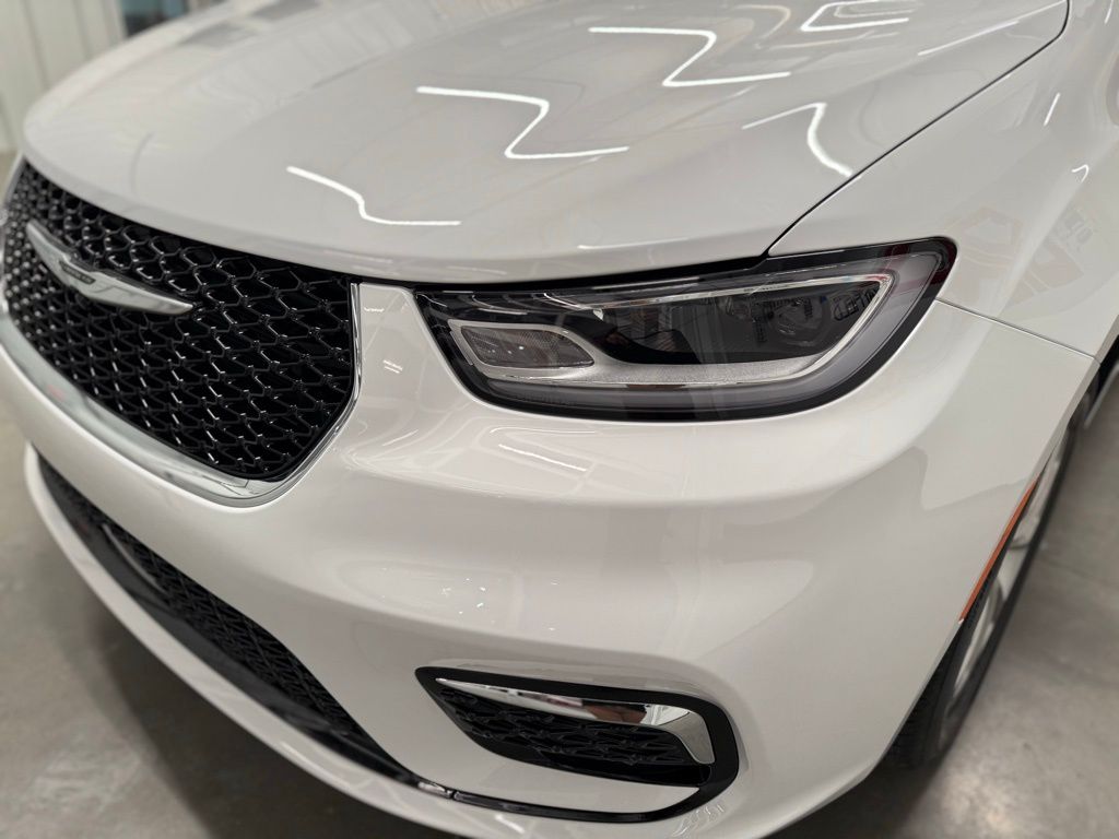 2026 Chrysler Pacifica Limited - Photo 11