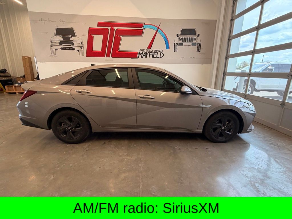 Used 2022 Hyundai Elantra SEL with VIN KMHLM4AG2NU332957 for sale in Mayfield, KY