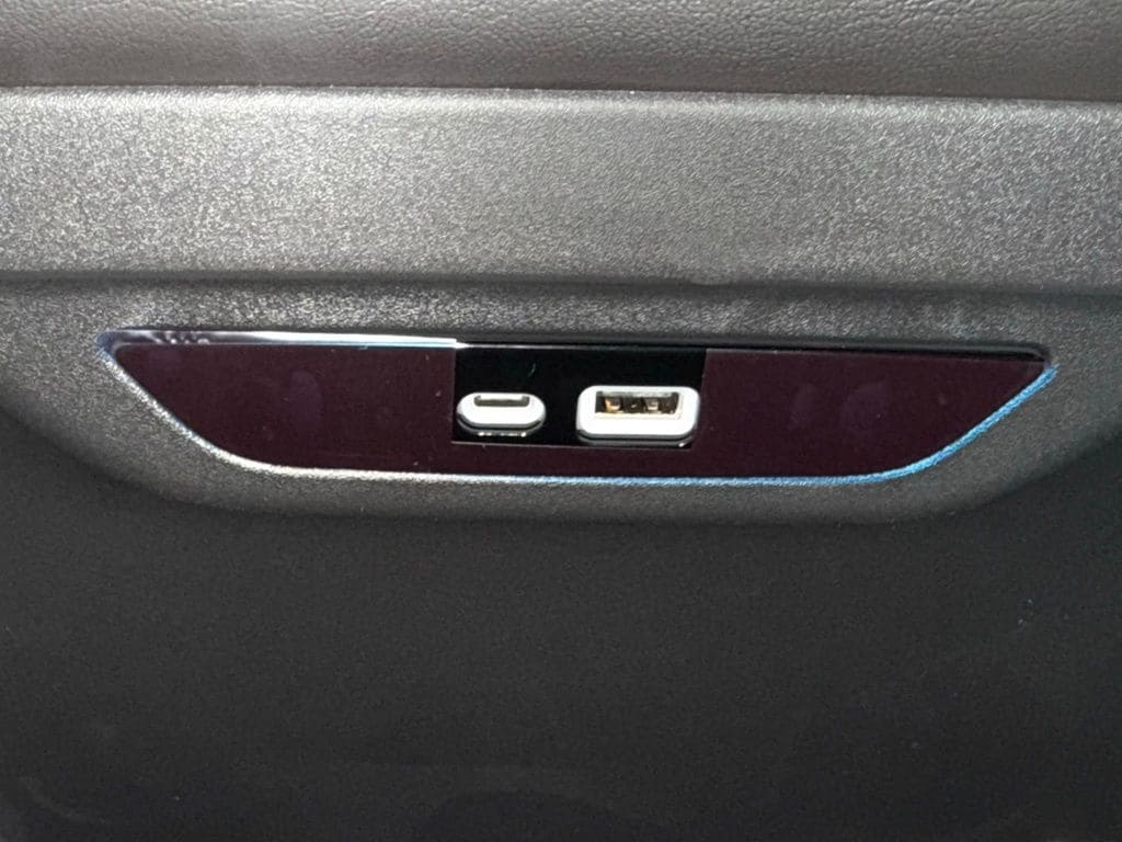 2026 Chrysler Pacifica Limited - Photo 12