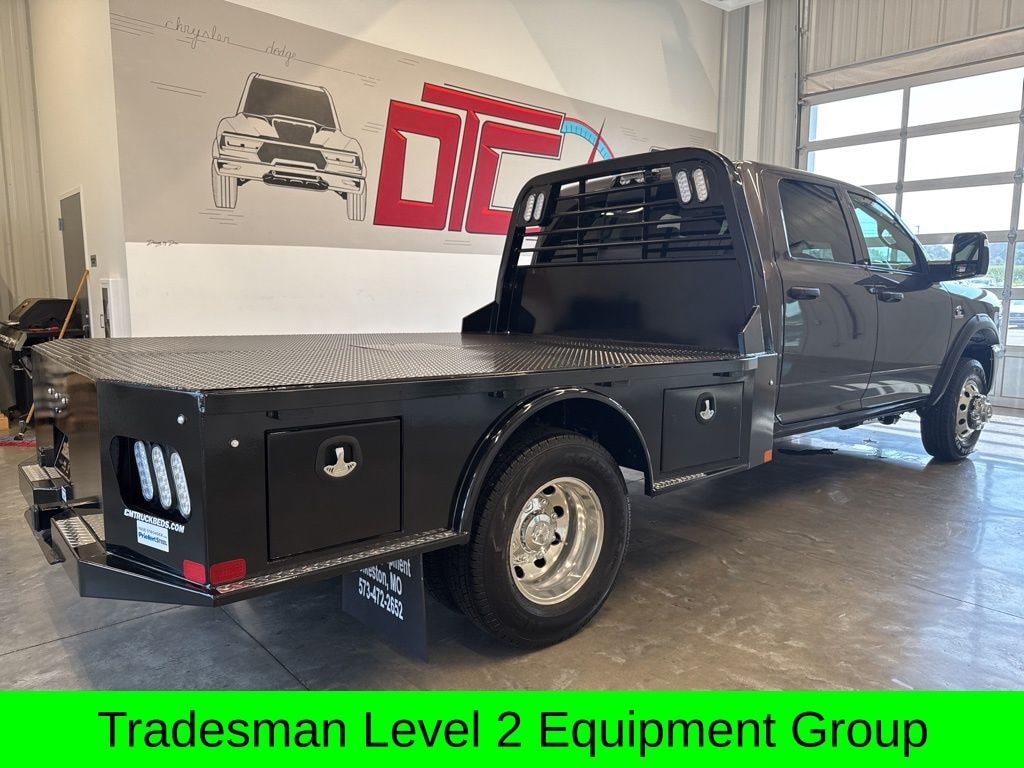 New 2025 Ram 3500 Chassis Cab 3500 TRADESMAN CREW CAB CHASSIS 4X4 60' CA Pickup