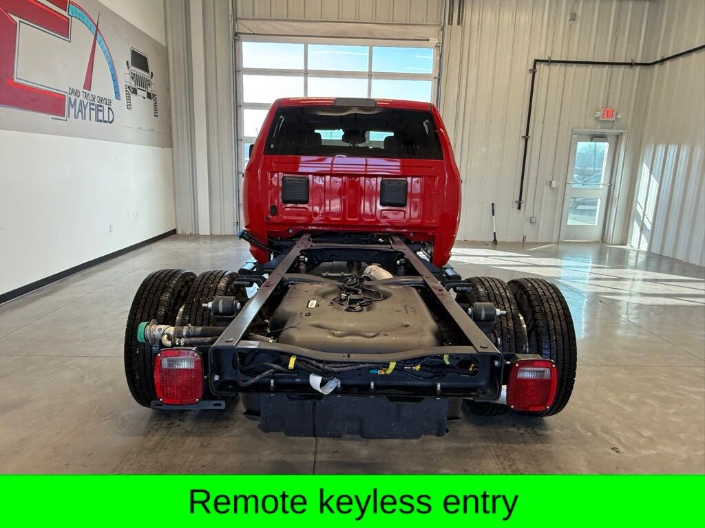 New 2026 Ram 3500 Chassis Cab TRADESMAN CREW 4X4 60' CA Pickup