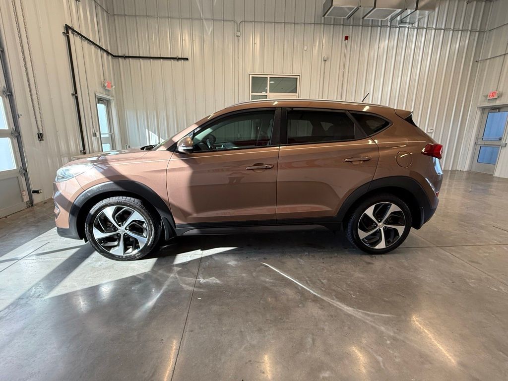 2016 Hyundai Tucson Sport photo 3