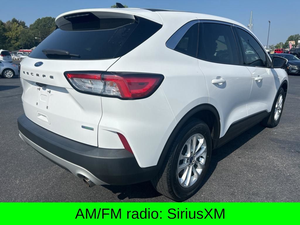 2020 Ford Escape SE photo 3