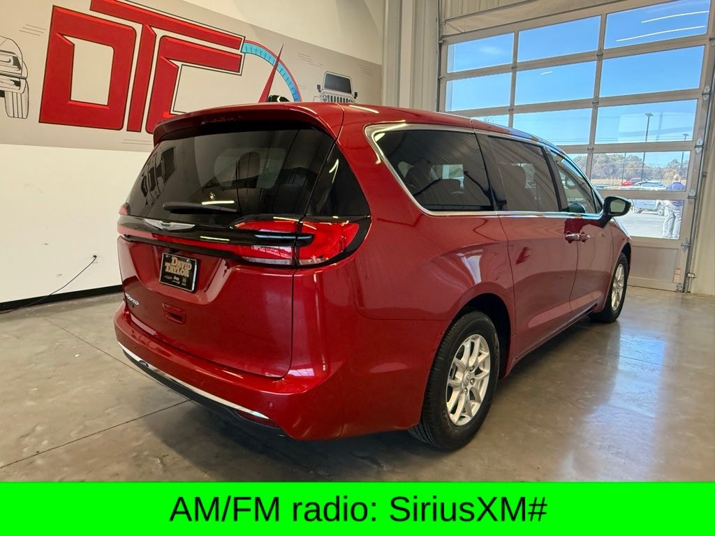 New 2026 Chrysler Pacifica SELECT Passenger Van