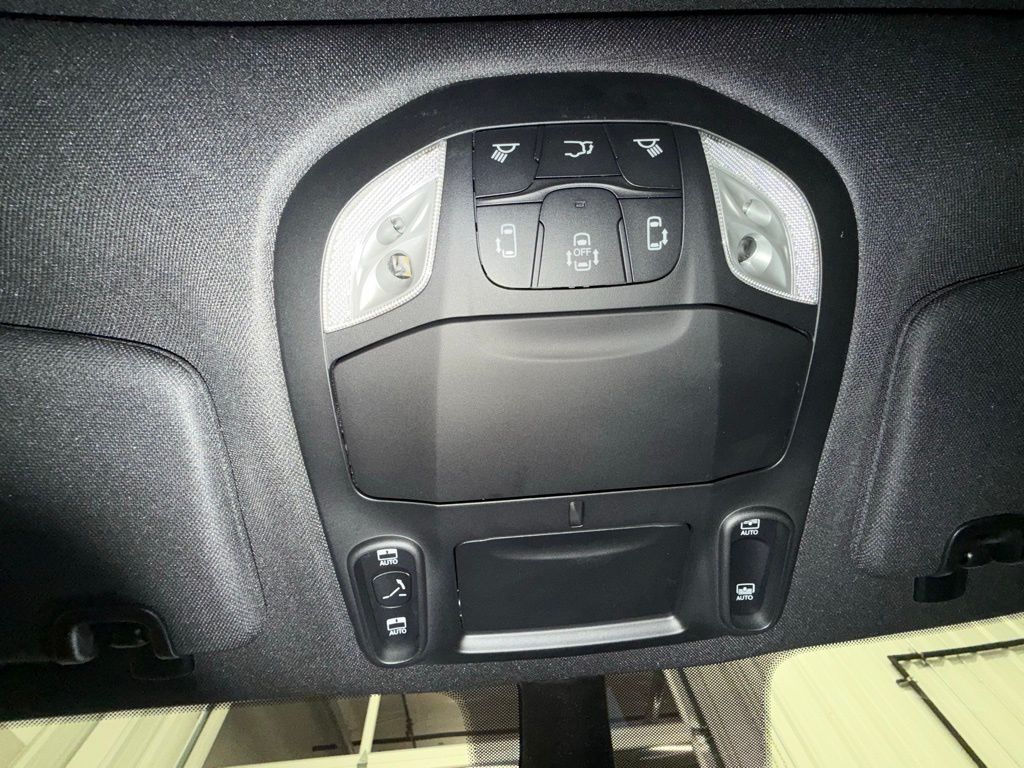 2026 Chrysler Pacifica Limited - Photo 24