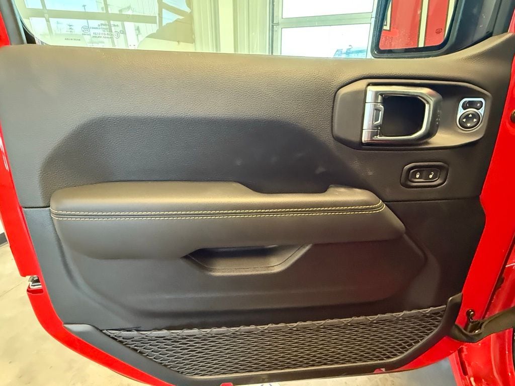 2026 Jeep Wrangler 4-Door Sahara - Photo 18