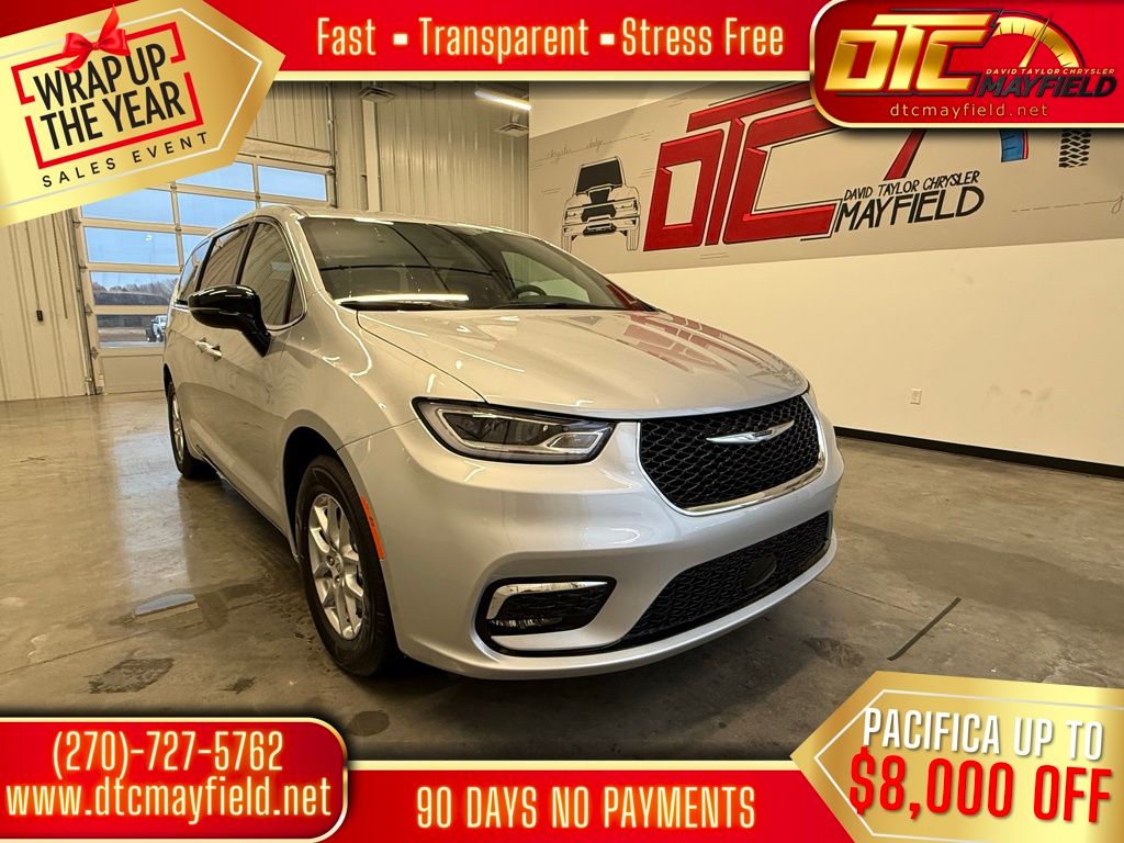 2026 Chrysler Pacifica Select's photo