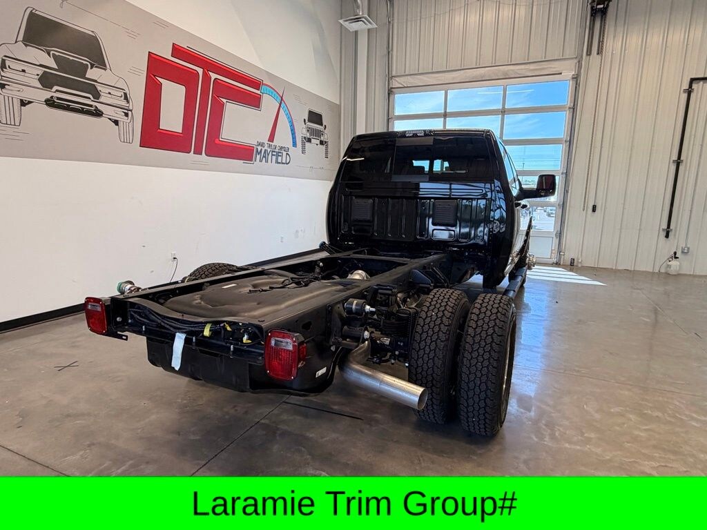 New 2026 Ram 3500 Chassis Cab BIG HORN CREW 4X4 60' CA Pickup