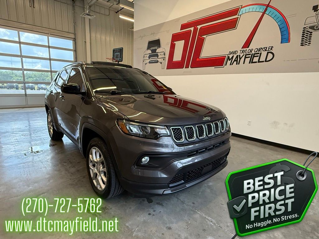 2024 Jeep Compass Latitude Lux 4X4's photo