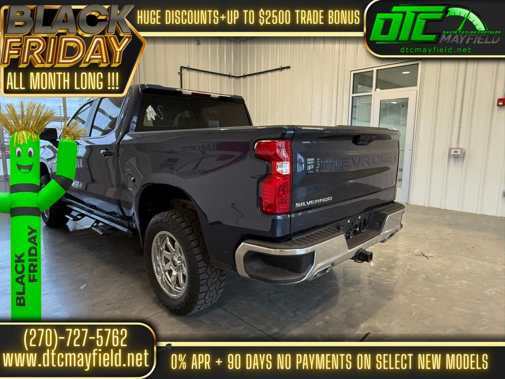 2022 Chevrolet Silverado 1500 LT photo 3
