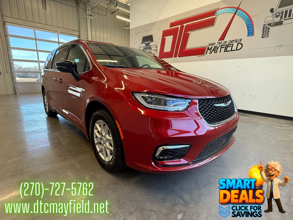 2026 Chrysler Pacifica Select's photo