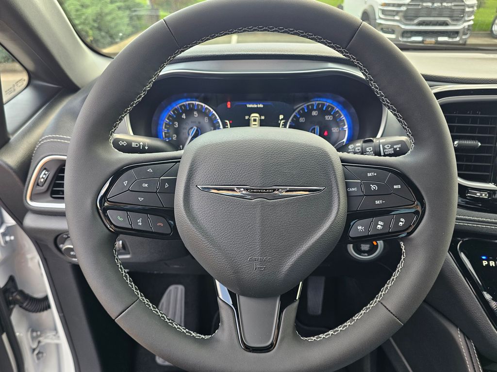 2026 Chrysler Pacifica Limited - Photo 15