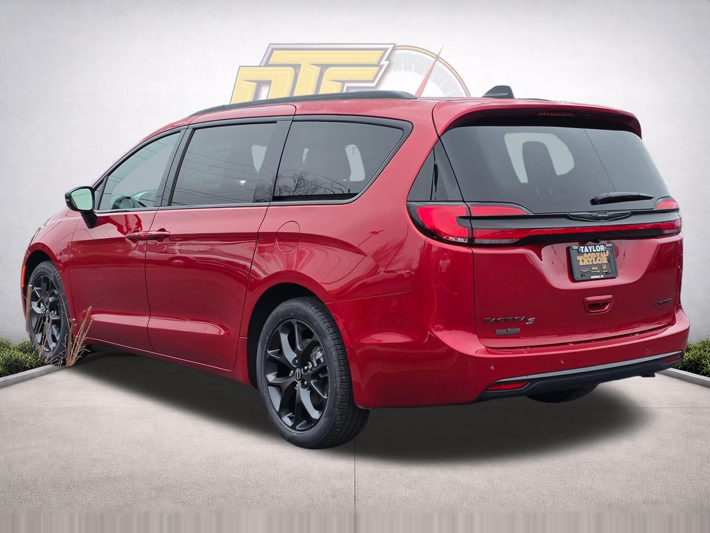 2026 Chrysler Pacifica Limited - Photo 7