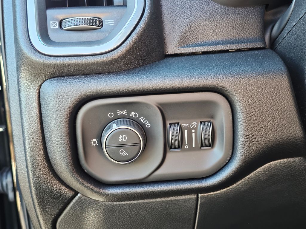 2026 RAM 2500 Laramie - Photo 16