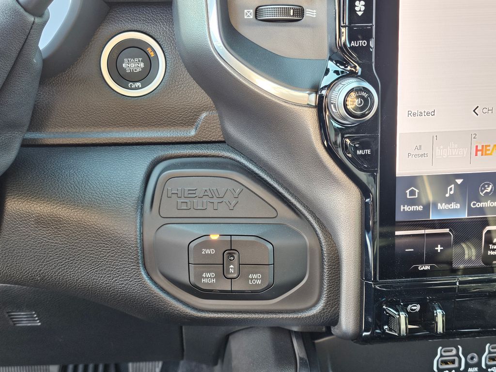 2026 RAM 2500 Laramie - Photo 24