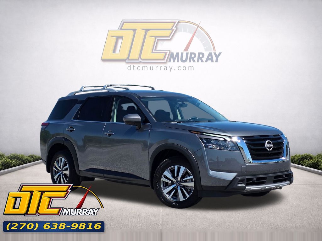 2025 Nissan Pathfinder SL 4WD's photo