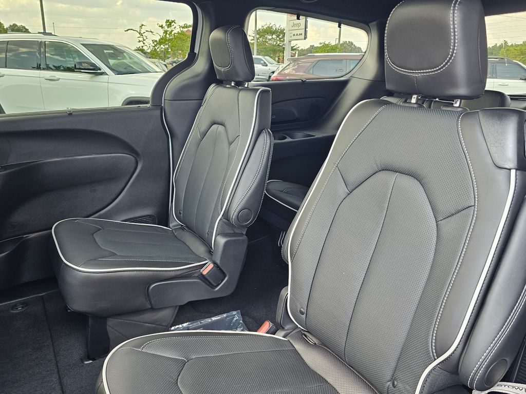 2026 Chrysler Pacifica Limited - Photo 26
