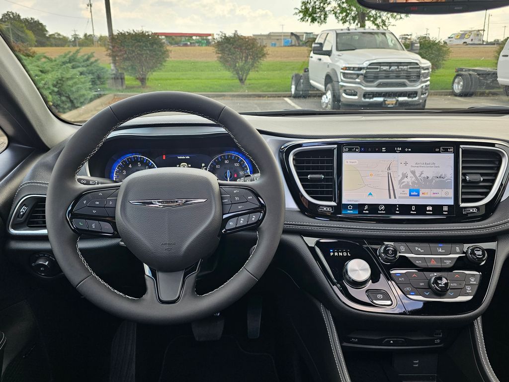 2026 Chrysler Pacifica Limited - Photo 32