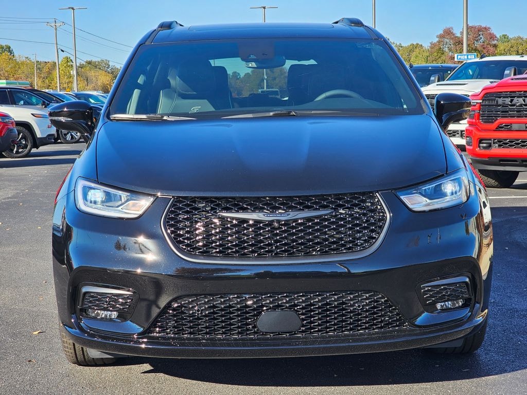 New 2026 Chrysler Pacifica LIMITED Passenger Van