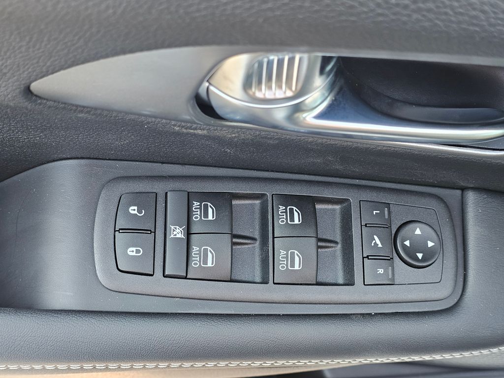 2026 Chrysler Pacifica Limited - Photo 12
