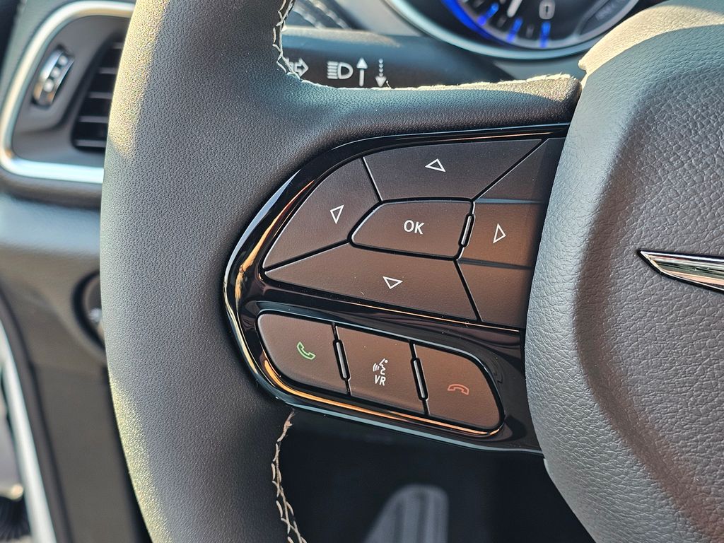 2026 Chrysler Pacifica Limited - Photo 16