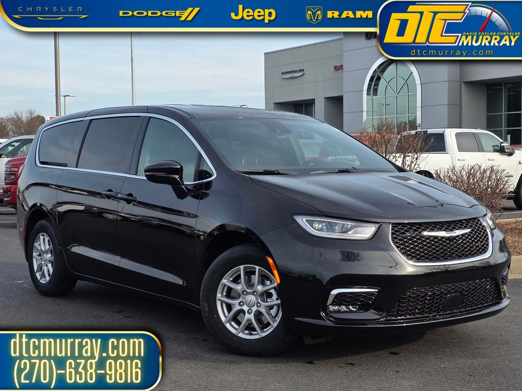 2026 Chrysler Pacifica Select's photo