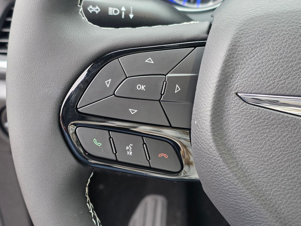 2026 Chrysler Pacifica Limited - Photo 16