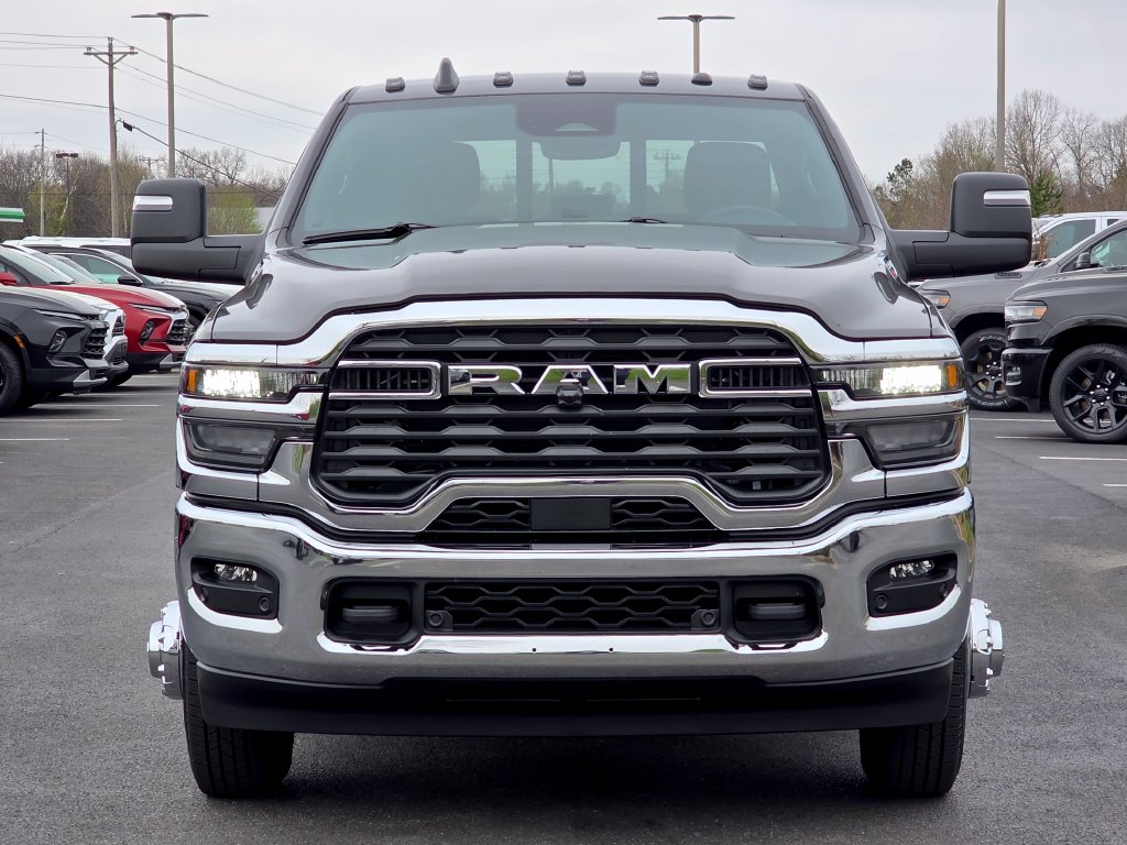 2026 RAM 3500 Tradesman - Photo 3