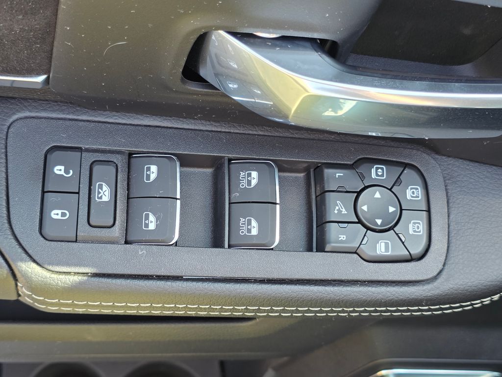 2026 RAM 2500 Laramie - Photo 16