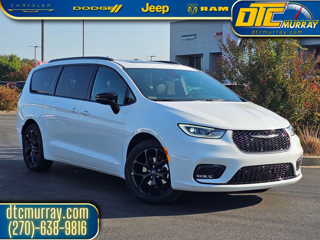 2026 Chrysler Pacifica Passenger Van 