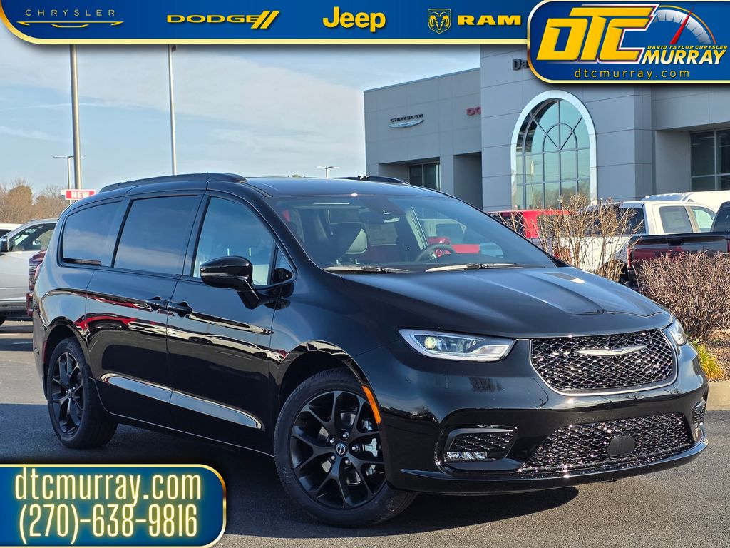 2026 Chrysler Pacifica Select's photo