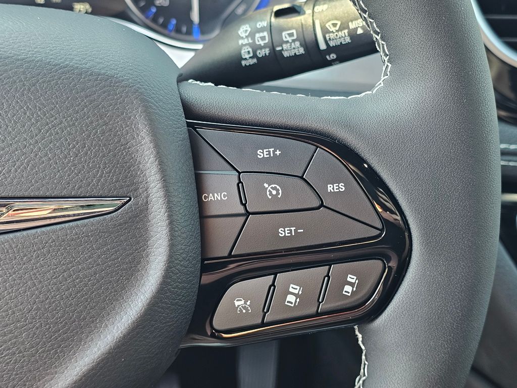 2026 Chrysler Pacifica Limited - Photo 17
