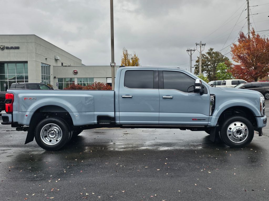 2024 Ford F-450 photo 3