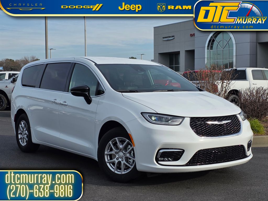 2026 Chrysler Pacifica Select's photo