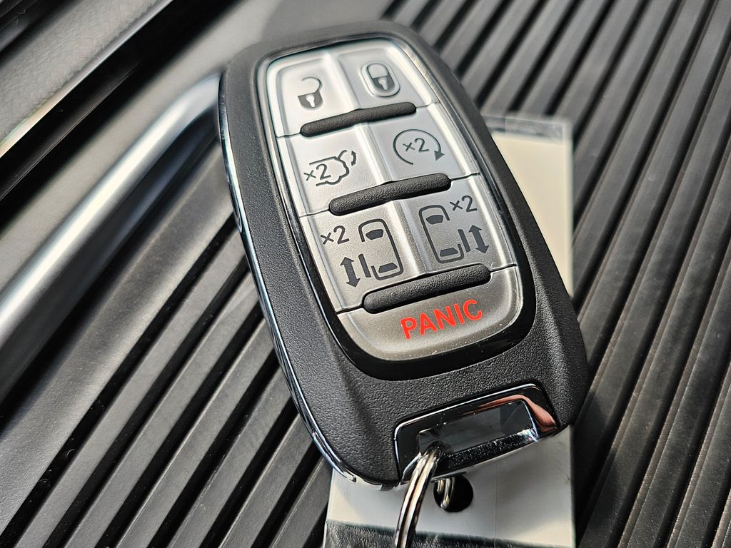 2026 Chrysler Pacifica Limited - Photo 23