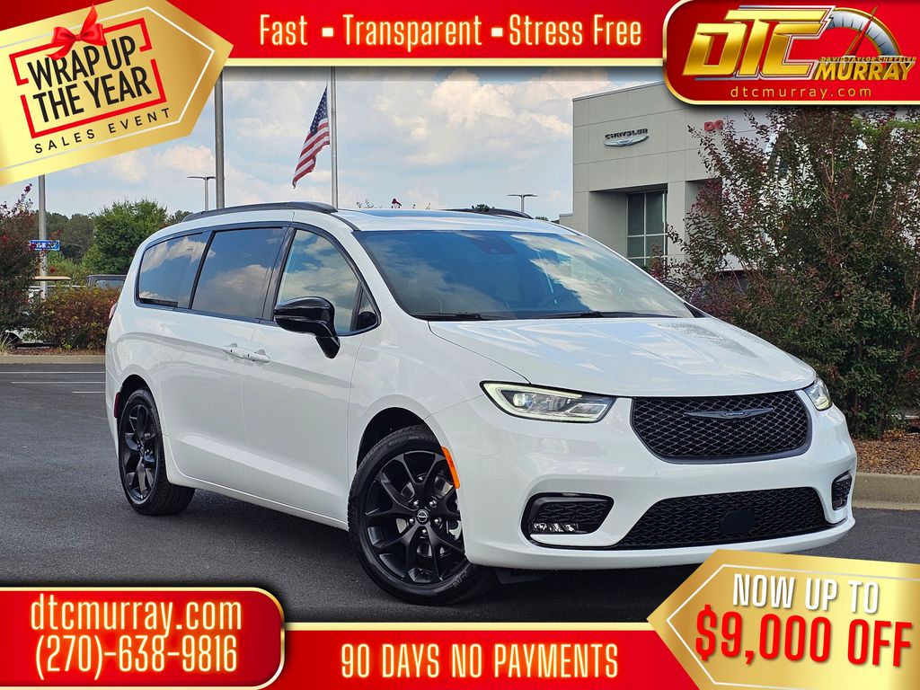 2026 Chrysler Pacifica Limited's photo