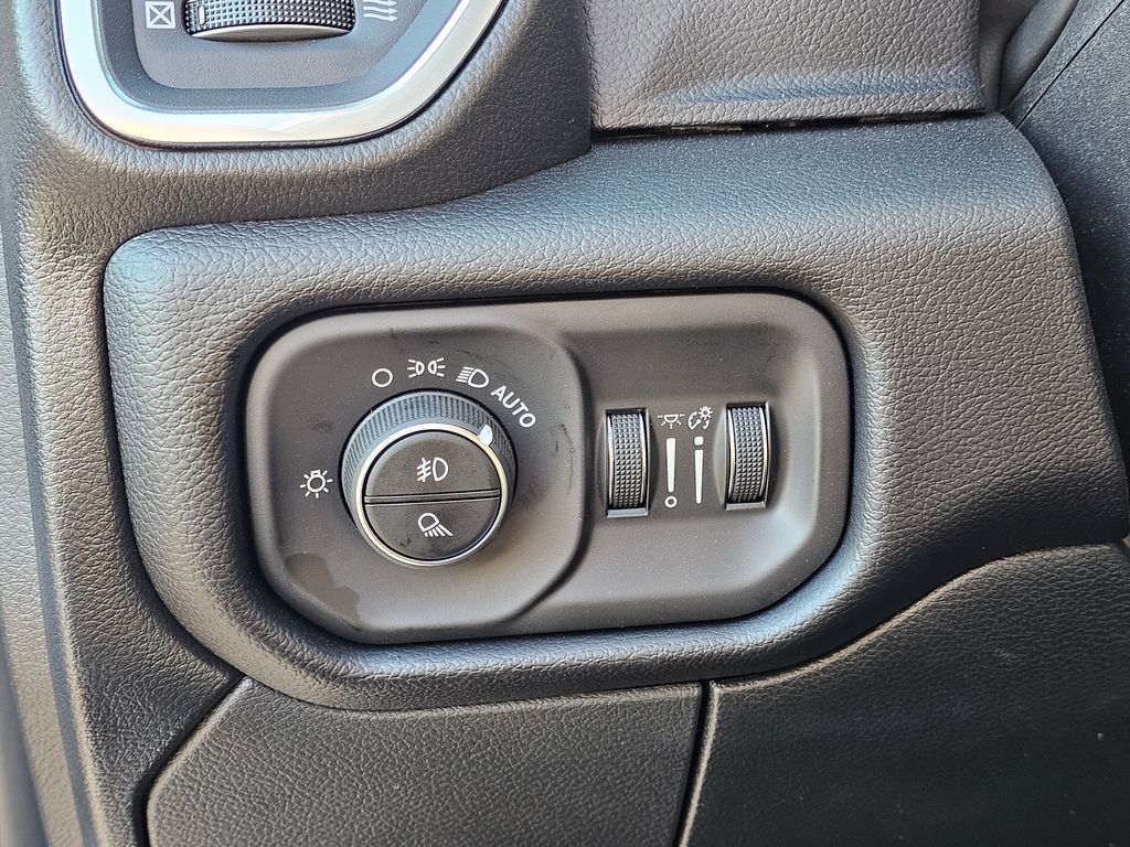 2026 RAM 2500 Laramie - Photo 16