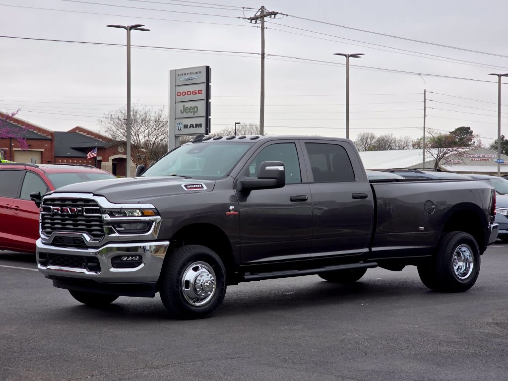 2026 RAM 3500 Tradesman - Photo 2