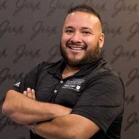 Staff member David Vargas from ID_59baa2255398