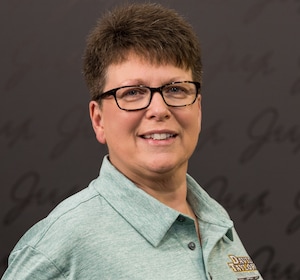 Staff member Anita Johnson from ID_59baa2255398