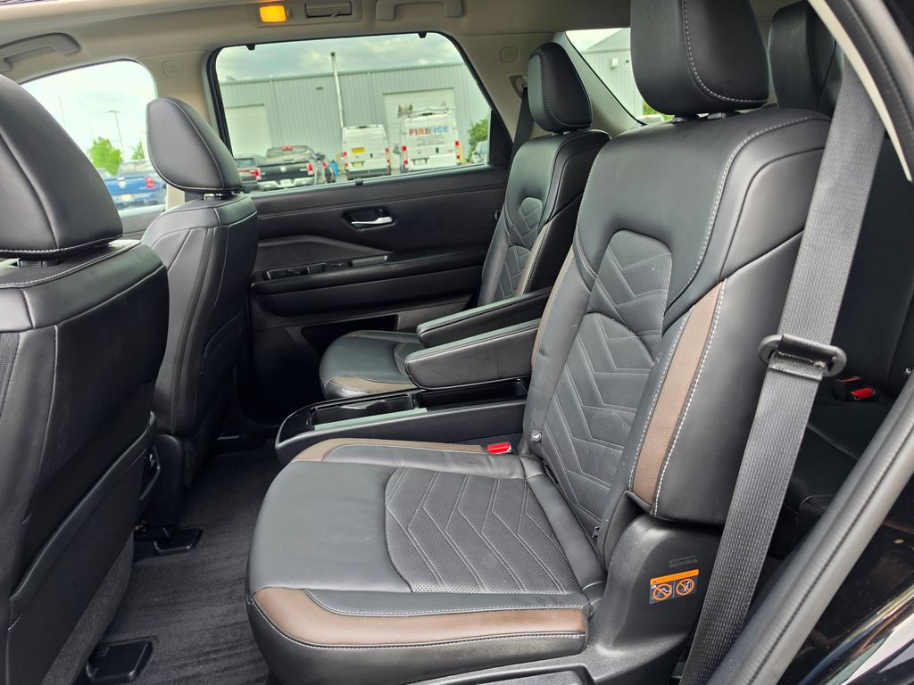 2024 Nissan Pathfinder Platinum - Photo 33