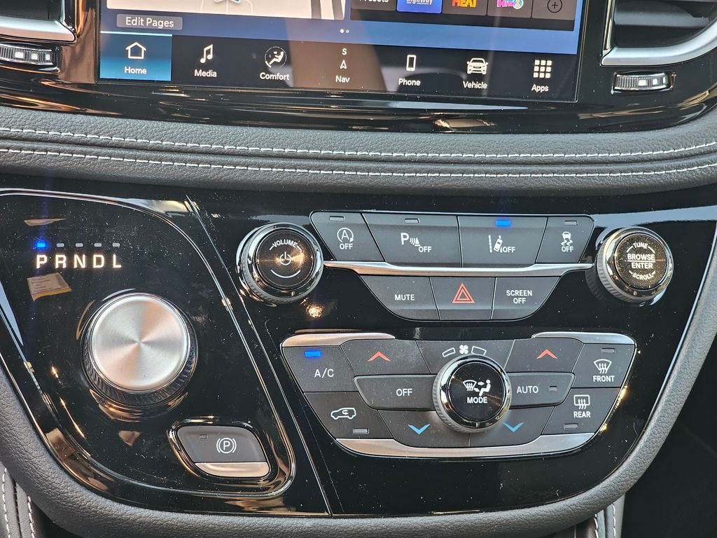 2026 Chrysler Pacifica Limited - Photo 21
